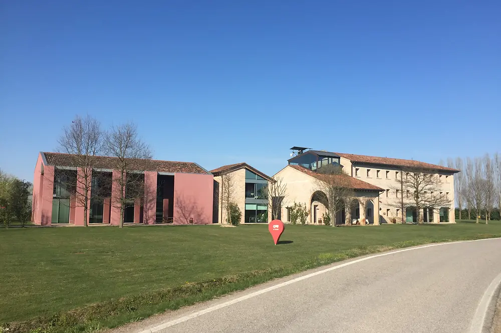 Because H-Farm is located in the countryside outside of Venice, it allows participants to focus on the innovative process without distraction. 